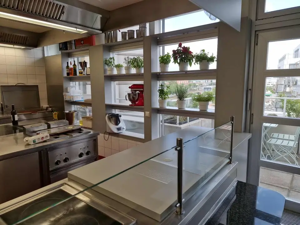 Reštaurácie, bary a hotely